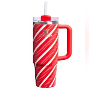 Stanley 30 oz Stainless Steel
H2.0 FlowState Quencher Tumbler Candy Cane Twist